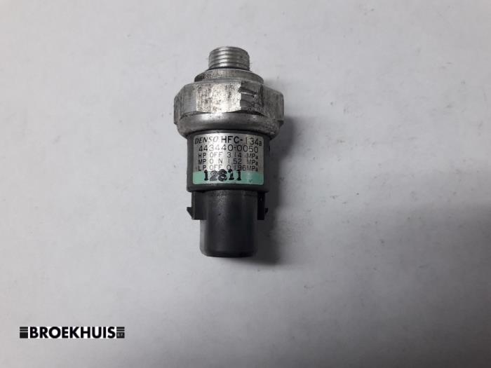 Begagnade Trycksensor, luftkonditionering Toyota Avensis (T22) 1.8 16V Pris € 10,00 Marginaltabell erbjuds av Autobedrijf Broekhuis B.V.