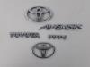 Emblem from a Toyota Avensis Wagon (T27), 2008 / 2018 1.8 16V VVT-i, Combi/o, Petrol, 1.798cc, 108kW (147pk), FWD, 2ZRFAE, 2008-11 / 2018-10, ZRT271 2012