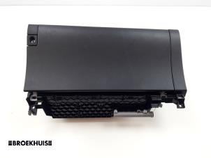 Używane Schowek w desce rozdzielczej Lexus CT 200h 1.8 16V Cena € 100,00 Procedura marży oferowane przez Autobedrijf Broekhuis B.V.