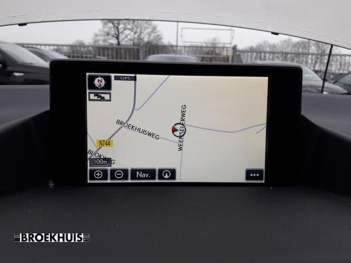 Begagnade Innerdisplay Lexus CT 200h 1.8 16V Pris € 250,00 Marginaltabell erbjuds av Autobedrijf Broekhuis B.V.