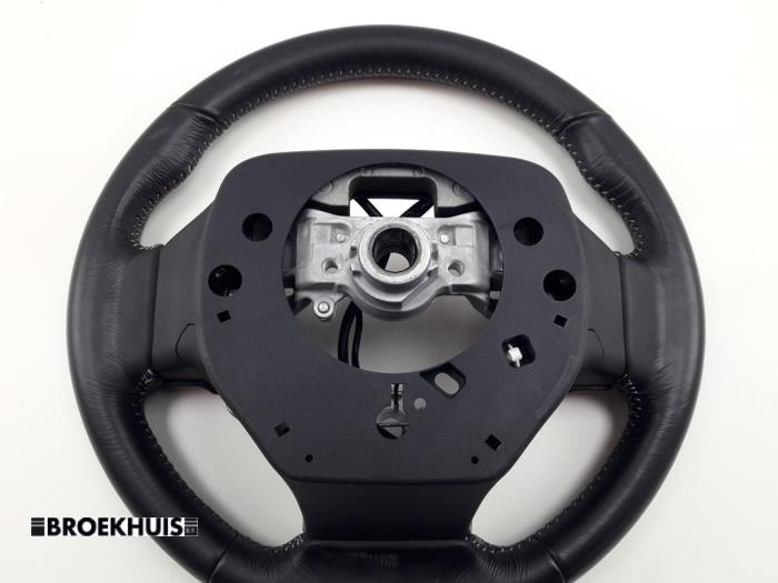Steering wheel from a Lexus CT 200h 1.8 16V 2017