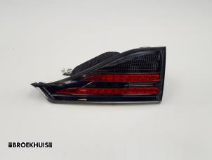 Używane Tylne swiatlo pozycyjne prawe Lexus CT 200h 1.8 16V Cena € 125,00 Procedura marży oferowane przez Autobedrijf Broekhuis B.V.