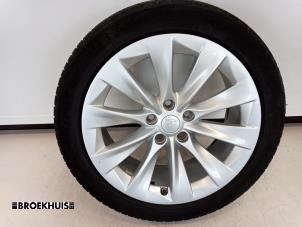 Used Wheel + tyre Tesla Model S 75D Price € 200,00 Margin scheme offered by Autobedrijf Broekhuis B.V.