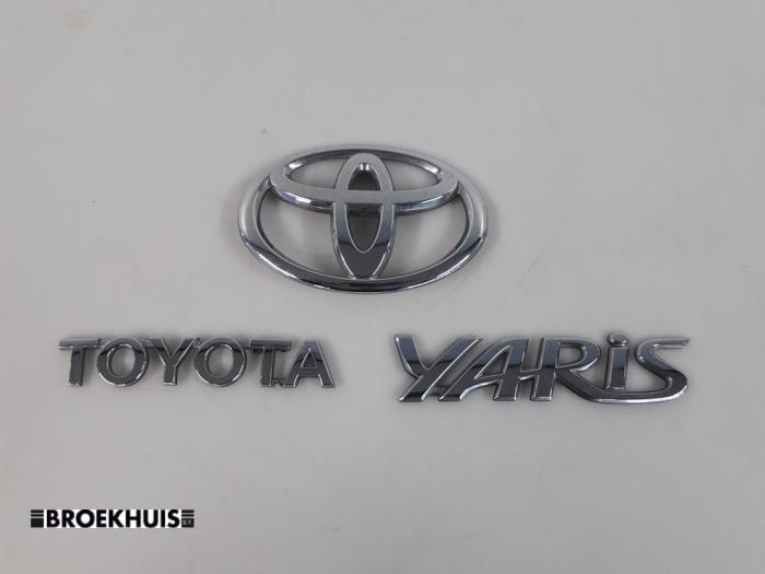 Emblème d'un Toyota Yaris III (P13) 1.33 16V Dual VVT-I 2013