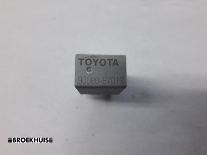 Relé de un Toyota Aygo (B10)  2009