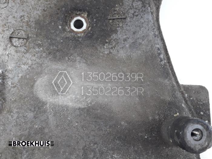 Timing cover from a Renault Twingo III (AH) 1.0 SCe 70 12V 2015