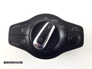 Używane Przelacznik swiatel Audi Q5 (8RB) 2.0 TDI 16V Quattro Cena € 20,00 Procedura marży oferowane przez Autobedrijf Broekhuis B.V.