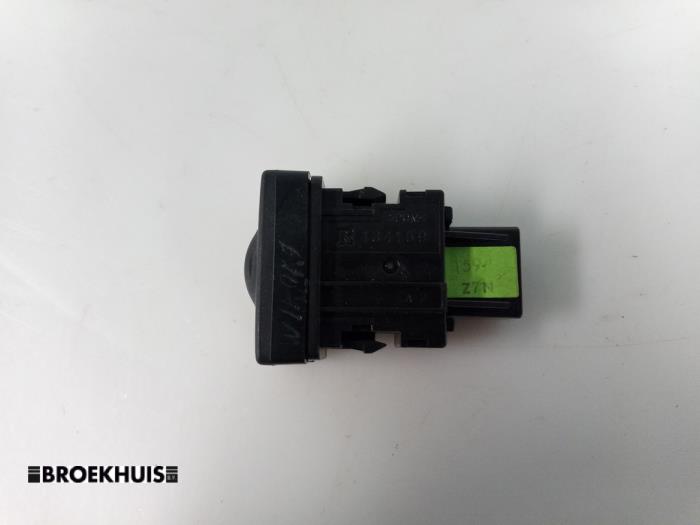 AIH headlight switch from a Toyota Prius (NHW20) 1.5 16V 2008