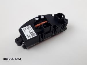 Used Heater resistor Audi Q5 (8RB) 2.0 TDI 16V Quattro Price € 25,00 Margin scheme offered by Autobedrijf Broekhuis B.V.