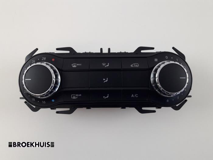 Heater control panel from a Mercedes-Benz A (W176) 1.5 A-180 CDI, A-180d 16V 2016