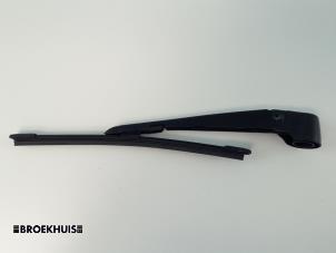 Used Rear wiper arm Mercedes A (W176) 1.5 A-180 CDI, A-180d 16V Price € 20,00 Margin scheme offered by Autobedrijf Broekhuis B.V.
