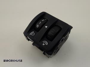 Used AIH headlight switch Renault Clio IV (5R) 1.5 dCi 90 FAP Price € 10,00 Margin scheme offered by Autobedrijf Broekhuis B.V.