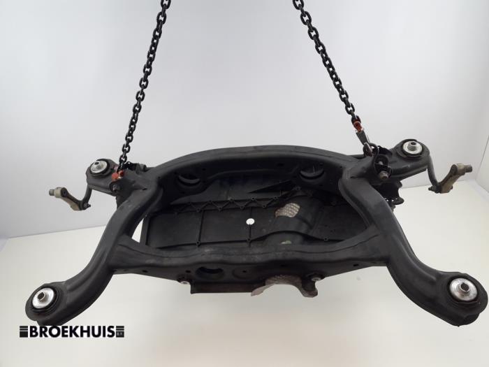 Begagnade Underram Mercedes CLA (117.3) 1.6 CLA-180 16V Pris € 175,00 Marginaltabell erbjuds av Autobedrijf Broekhuis B.V.