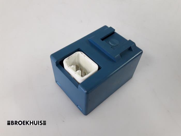 Window wiper relay