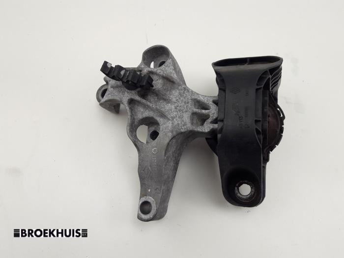 Used Engine mount Renault Clio IV (5R) 1.5 dCi 90 FAP Price € 25,00 Margin scheme offered by Autobedrijf Broekhuis B.V.