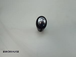 Used Gear stick knob Renault Clio IV (5R) 1.5 dCi 90 FAP Price € 7,50 Margin scheme offered by Autobedrijf Broekhuis B.V.