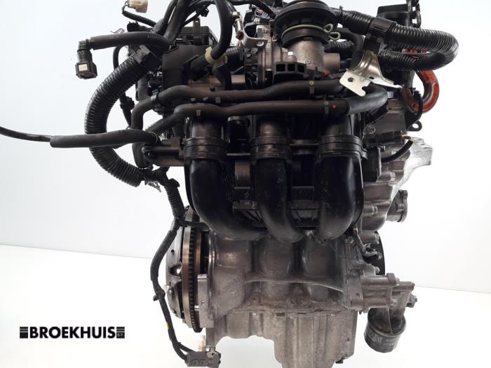 Engine from a Toyota Aygo (B40) 1.0 12V VVT-i 2015
