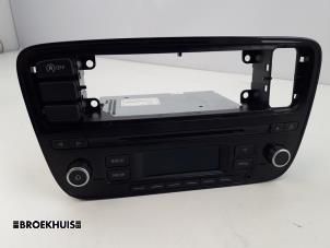 Używane Radioodtwarzacz CD Volkswagen Up! (121) 1.0 12V 60 Cena € 75,00 Procedura marży oferowane przez Autobedrijf Broekhuis B.V.