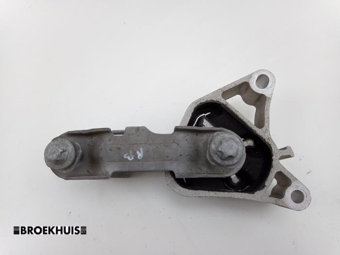 Used Engine mount Mercedes CLA (117.3) 1.6 CLA-180 16V Price € 20,00 Margin scheme offered by Autobedrijf Broekhuis B.V.