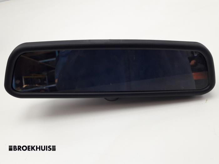 Używane Lusterko wewnetrzne BMW 3 serie (F30) 320d 2.0 16V EfficientDynamicsEdition Cena € 40,00 Procedura marży oferowane przez Autobedrijf Broekhuis B.V.
