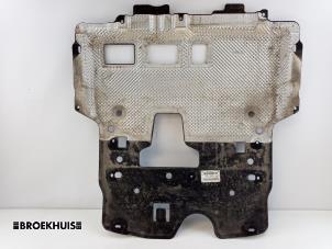 Usagé Plaque de protection moteur Peugeot 208 II (UB/UH/UP) e-208 Prix sur demande proposé par Autobedrijf Broekhuis B.V.