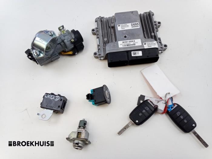 Used Injection computer Kia Niro I (DE) 1.6 GDI Hybrid Price € 475,00 Margin scheme offered by Autobedrijf Broekhuis B.V.