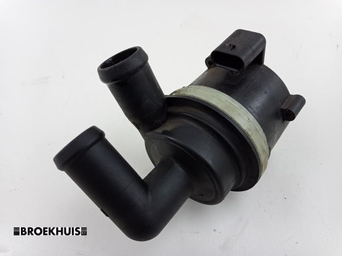 Begagnade Vattenpump Audi A4 (B8) 2.0 eTDI 16V Pris € 35,00 Marginaltabell erbjuds av Autobedrijf Broekhuis B.V.