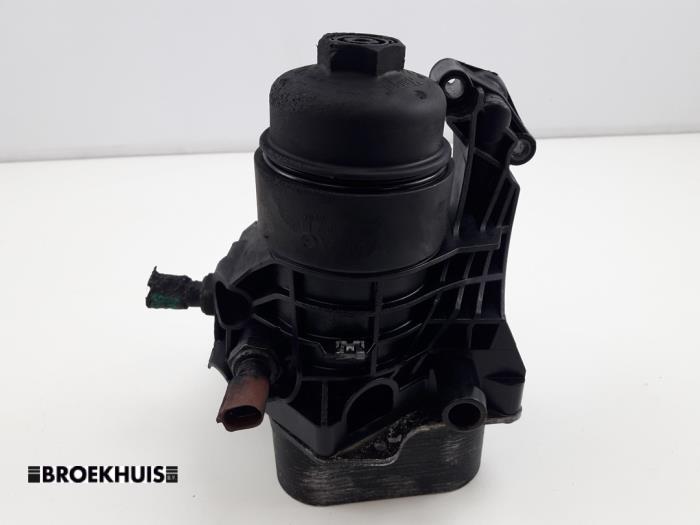 Gebrauchte Ölfiltergehäuse Volkswagen Golf VII (AUA) 2.0 GTD 16V Preis € 35,00 Margenregelung angeboten von Autobedrijf Broekhuis B.V.