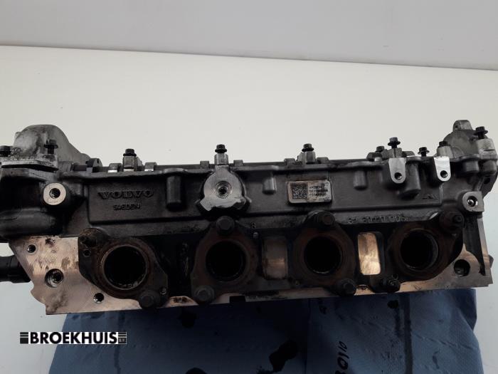 Cylinder head Volvo V40 2.0 D2 16V - 31430110 D4204T8