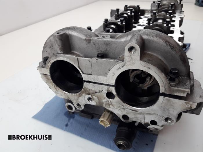 Cylinder head Volvo V40 2.0 D2 16V - 31430110 D4204T8