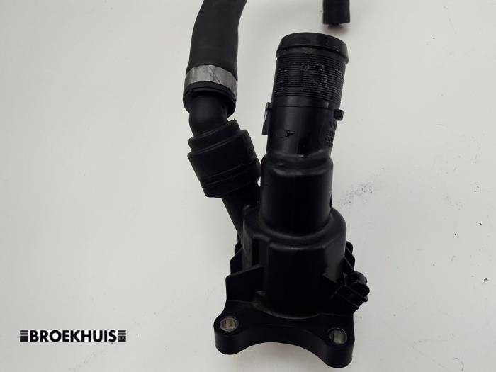 Thermostat housing