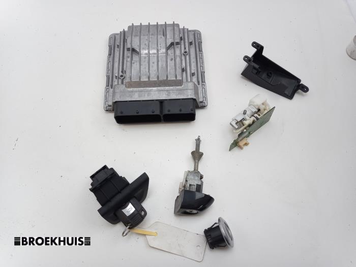 Gebrauchte EinspritzSteuergerät BMW 1 serie (E87/87N) 118i 16V Preis € 200,00 Margenregelung angeboten von Autobedrijf Broekhuis B.V.