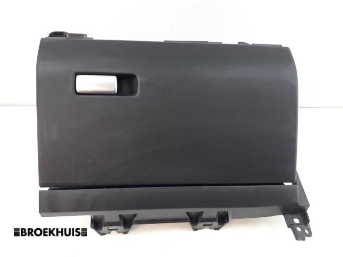 Begagnade Handskfack Mazda CX-60 (KH) 2.5 e-SkyActiv PHEV Pris € 50,00 Marginaltabell erbjuds av Autobedrijf Broekhuis B.V.