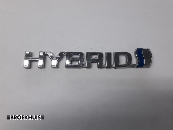 Używane Emblemat Toyota Auris (E18) Cena € 10,00 Procedura marży oferowane przez Autobedrijf Broekhuis B.V.