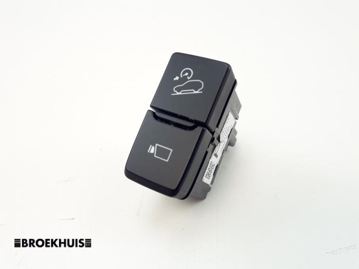 Używane Przelacznik Mazda CX-60 (KH) 2.5 e-SkyActiv PHEV Cena € 25,00 Procedura marży oferowane przez Autobedrijf Broekhuis B.V.