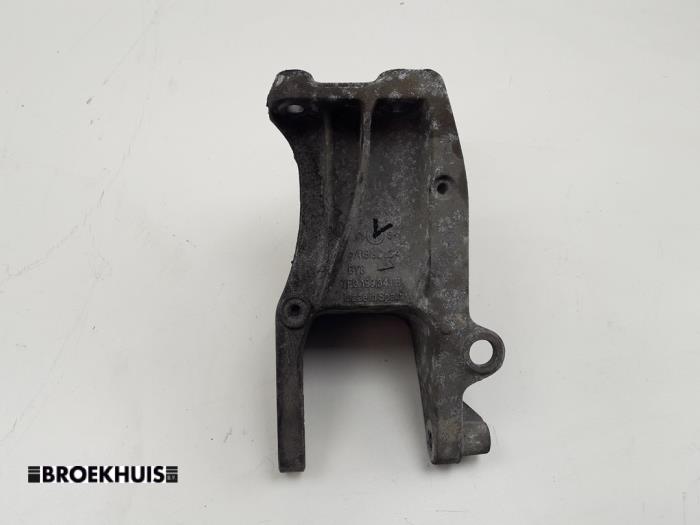 Used Engine mount Volkswagen Transporter T6 2.0 TDI Price € 30,25 Inclusive VAT offered by Autobedrijf Broekhuis B.V.