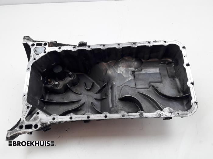 Gebrauchte Ölwanne Mercedes E (W211) 2.2 E-220 CDI 16V Preis € 60,00 Margenregelung angeboten von Autobedrijf Broekhuis B.V.