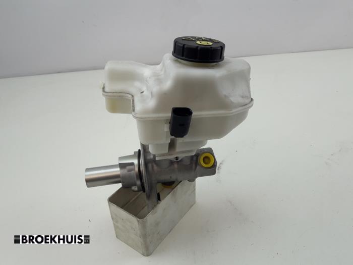 Used Master cylinder Skoda Octavia Combi (NXAC) iV 1.4 TSI RS 16V Price € 40,00 Margin scheme offered by Autobedrijf Broekhuis B.V.