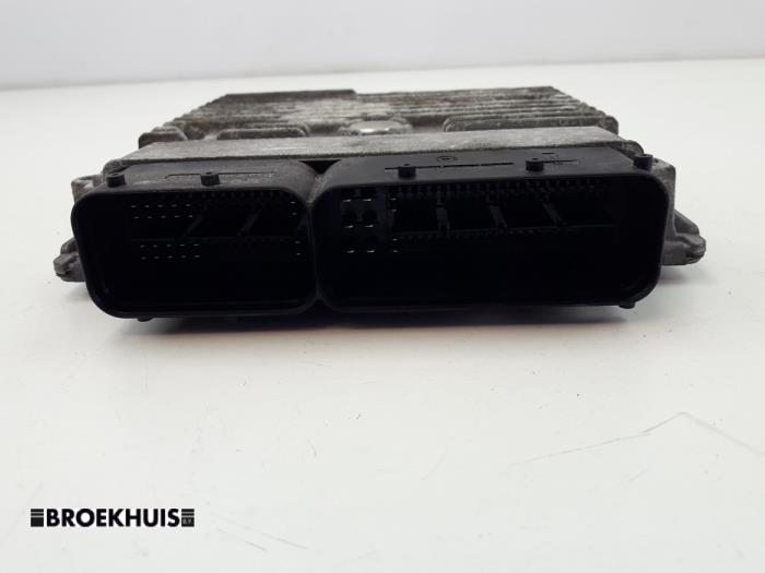 Injection computer from a Skoda Superb Combi (3TAC/TAF) 1.6 TDI 2015