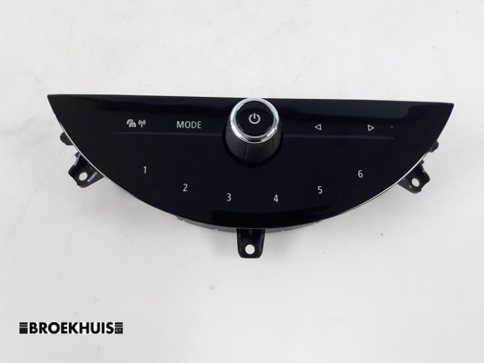 Używane Panel obslugi radia Mini Mini (F56) Cooper SE,Electric Cena € 100,00 Procedura marży oferowane przez Autobedrijf Broekhuis B.V.