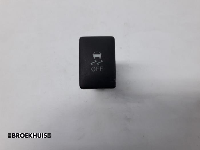 Usados Interruptor ESP Toyota iQ 1.0 12V VVT-i Precio € 10,00 Norma de margen ofrecido por Autobedrijf Broekhuis B.V.