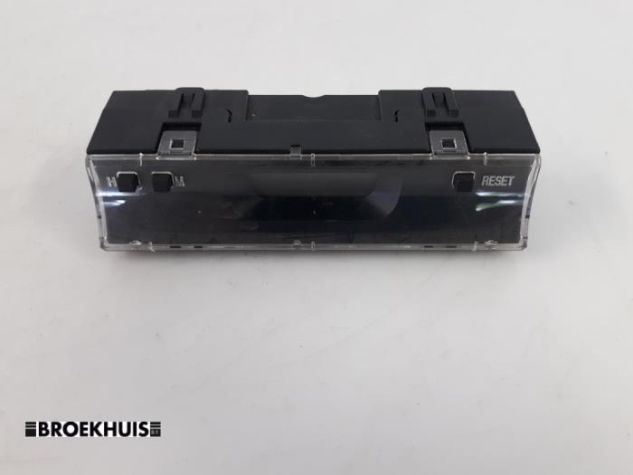 Begagnade Klocka Subaru Forester (SG) 2.0 16V XT Pris € 15,00 Marginaltabell erbjuds av Autobedrijf Broekhuis B.V.