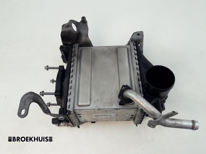 Usagé Intercooler Mercedes C AMG (C205) 4.0 C-63 S AMG V8 Biturbo Prix € 350,00 Règlement à la marge proposé par Autobedrijf Broekhuis B.V.