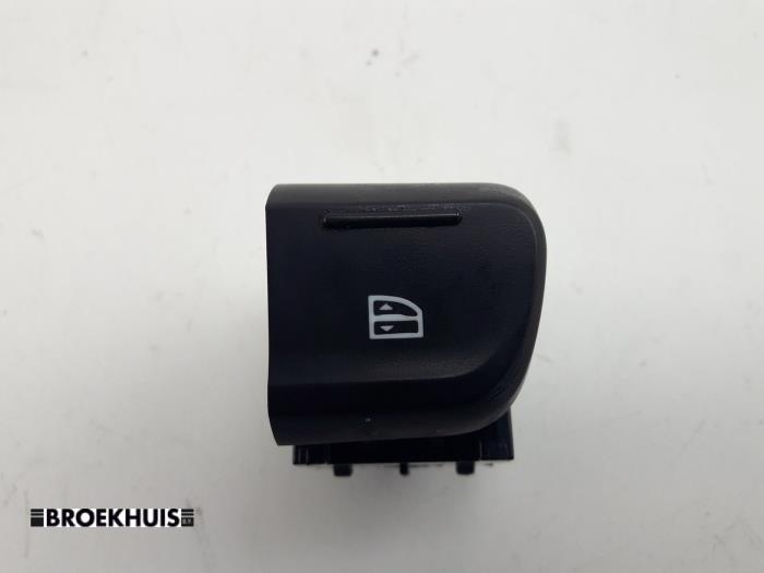 Usados Interruptor de ventanilla eléctrica Dacia Spring 45 Precio € 15,00 Norma de margen ofrecido por Autobedrijf Broekhuis B.V.