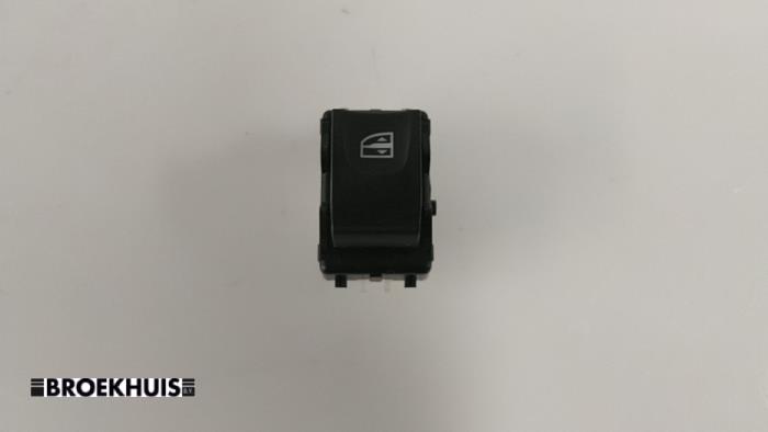 Usados Interruptor de ventanilla eléctrica Dacia Spring 45 Precio € 10,00 Norma de margen ofrecido por Autobedrijf Broekhuis B.V.