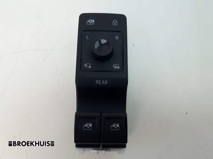Usados Interruptor de ventanilla eléctrica Cupra Born 58 Precio € 40,00 Norma de margen ofrecido por Autobedrijf Broekhuis B.V.