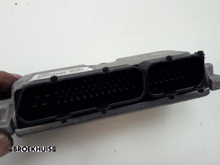 Injection computer from a Volkswagen Polo IV (9N1/2/3) 1.4 16V 2009