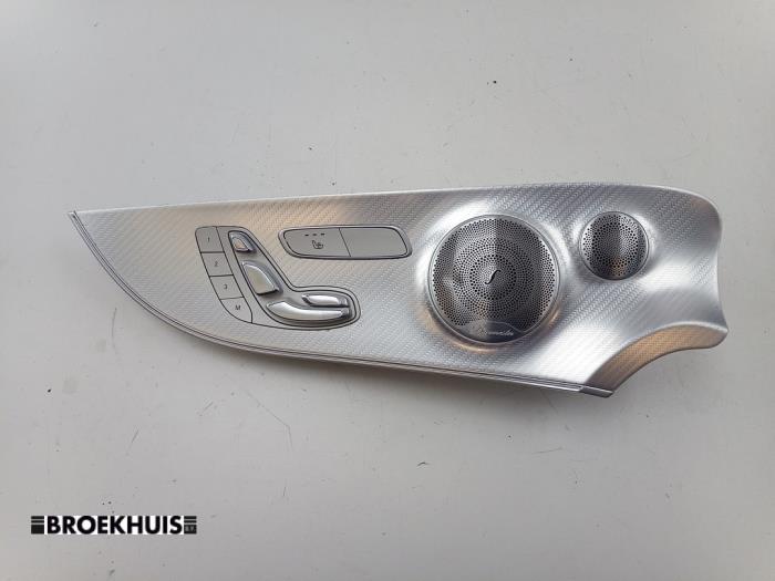 Begagnade Brytare, eldrivet säte Mercedes E (C238) E-200 EQ Boost 2.0 Turbo 16V Pris € 100,00 Marginaltabell erbjuds av Autobedrijf Broekhuis B.V.