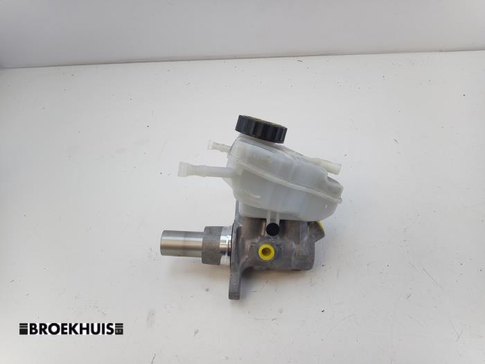Used Master cylinder Mercedes E (C238) E-200 EQ Boost 2.0 Turbo 16V Price € 50,00 Margin scheme offered by Autobedrijf Broekhuis B.V.