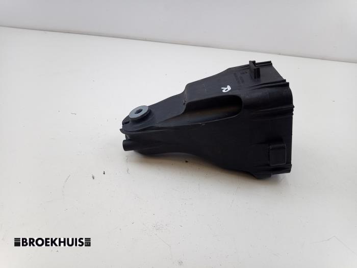 Used Engine mount Mercedes E (C238) E-200 EQ Boost 2.0 Turbo 16V Price € 40,00 Margin scheme offered by Autobedrijf Broekhuis B.V.